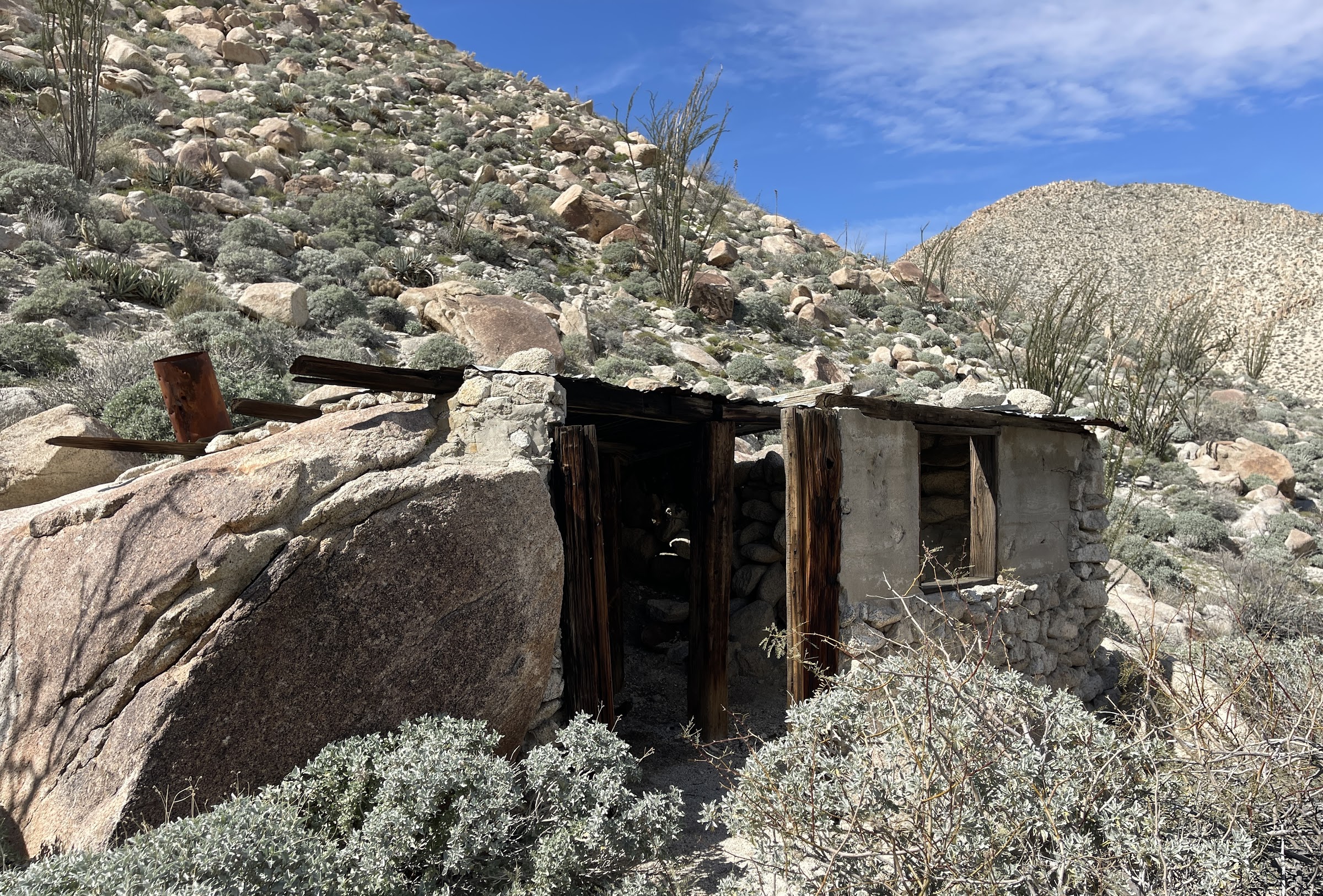 The Rockhouse Cabin In Carrizo Gorge